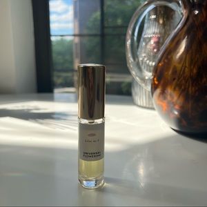 Universal Flowering Lilac no. 4 Perfume